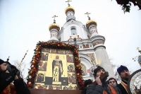7 декабря 2017 года, в день памяти святой великомученицы Екатерины Александрийской - покровительницы уральской столицы, по завершении Патриаршей Божественной литургии в Свято-Троицком кафедральном соборе по улицам Екатеринбурга прошел  крестный ход