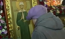 18 ноября по благословению Митрополита Екатеринбургского и Верхотурского Кирилла в Боголюбский женский монастырь привозят чудотворную икону блаженной Матроны с частицей мощей