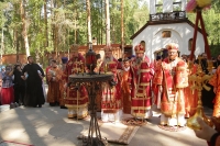 Сонм архипастырей совершил Божественную литургию в монастыре новомучеников и исповедников Церкви Русской в Алапаевске