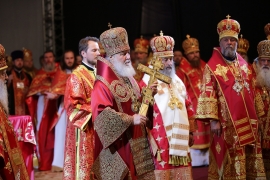 В сотую годовщину мученического подвига Царской семьи Предстоятель Русской Церкви совершил литургию на площади перед Храмом на Крови в Екатеринбурге
